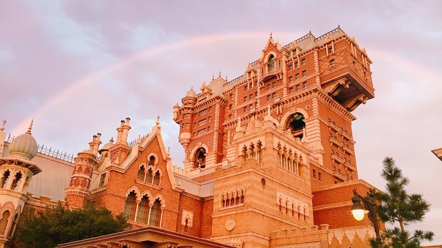 ディズニーシーの火山から虹が噴火