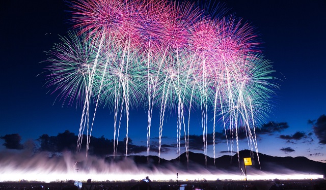 花火大会デートにおける女子のNG行動