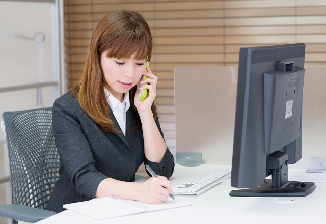 こんな女子社員のデスクは嫌だ