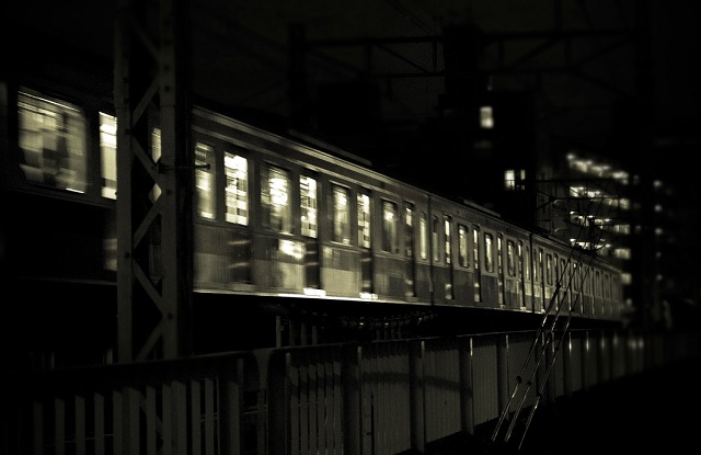 飲み会で男性の好意を惹く方法