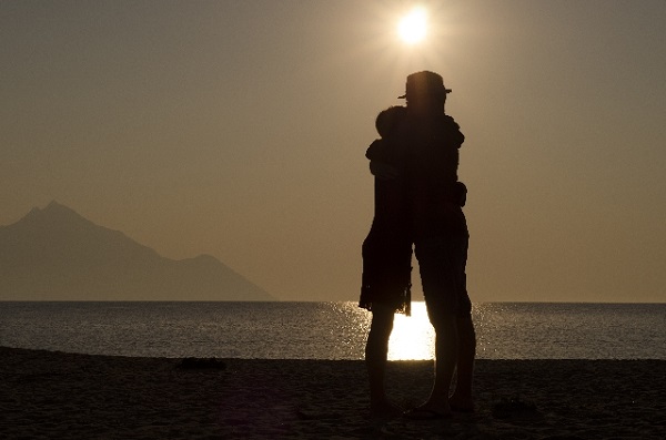 なかなか決断してくれない彼に結婚を迫る効果的な方法