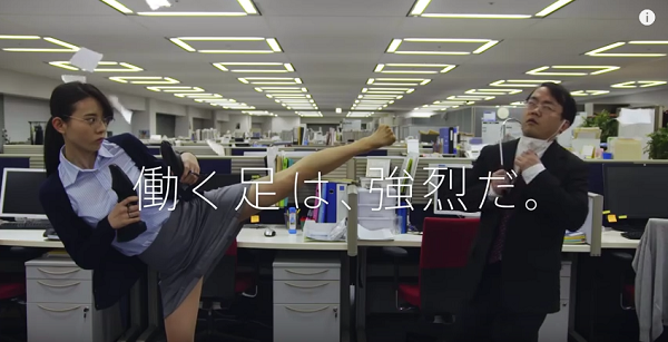 OLが上司や社員をボッコボコにするCM