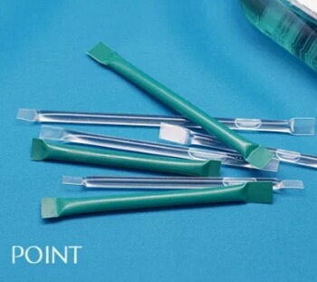 ストローを使った旅行用液体容器