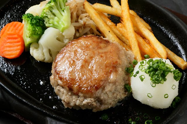 飲めるハンバーグ