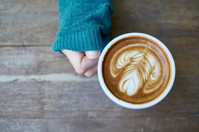 初デートで男性に奢ってもらうときの正しい対応方法