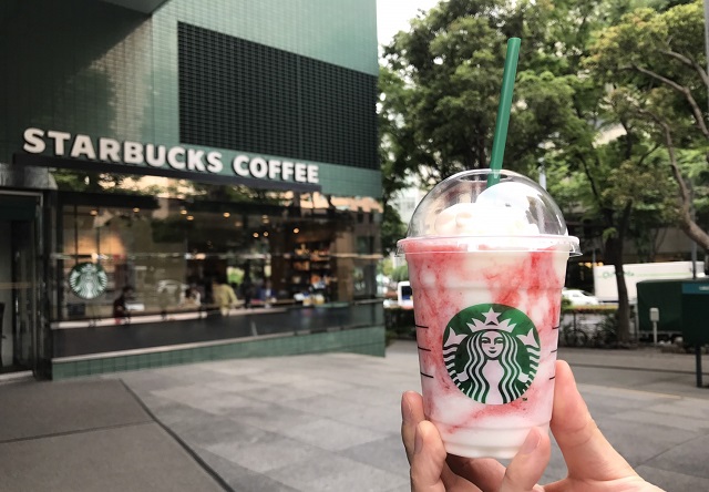ストロベリークリームフラペチーノ