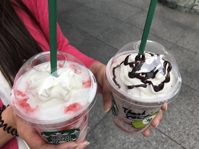ストロベリークリームフラペチーノ