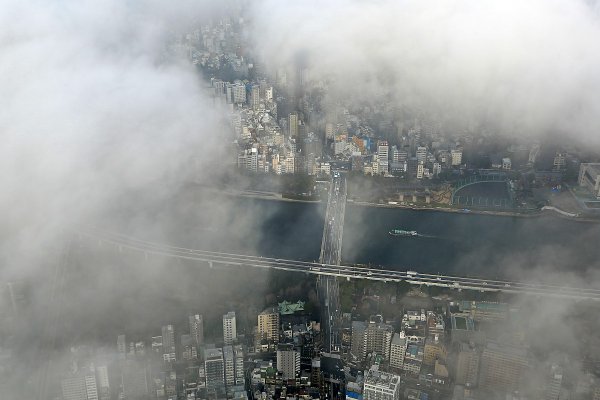 東京スカイツリーに雲海