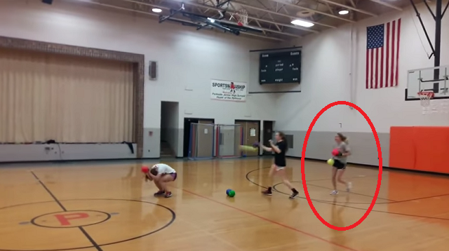 ソフトボール選手とドッジボールしたらフルボッコ