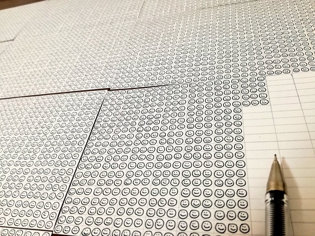 ボールペン1本のインク量でスマイルが何個書けるか