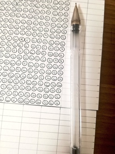 ボールペン1本のインク量でスマイルが何個書けるか