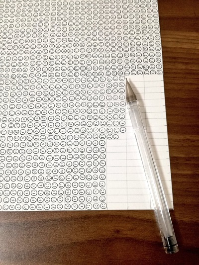 ボールペン1本のインク量でスマイルが何個書けるか