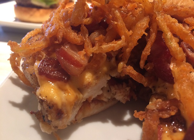 ウマミバーガー青山店