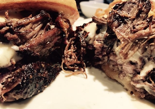 ウマミバーガー青山店