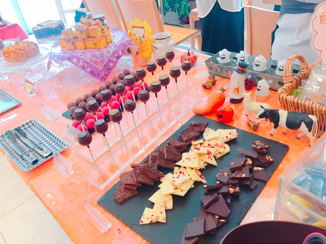 ケーキビュッフェスブニール