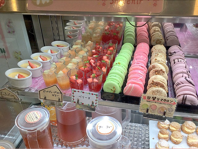 ケーキビュッフェスブニール