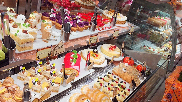 ケーキビュッフェスブニール