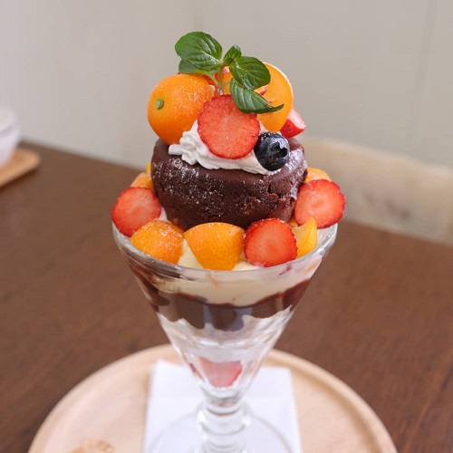 パフェカフェてんとう虫