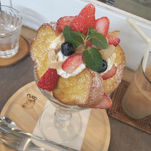 パフェカフェてんとう虫