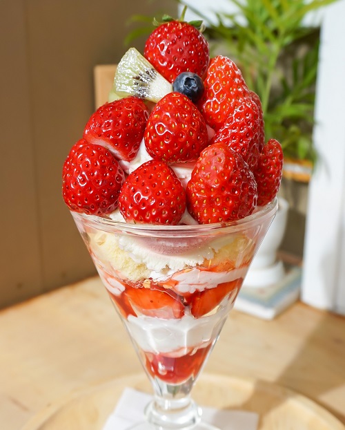 パフェカフェてんとう虫