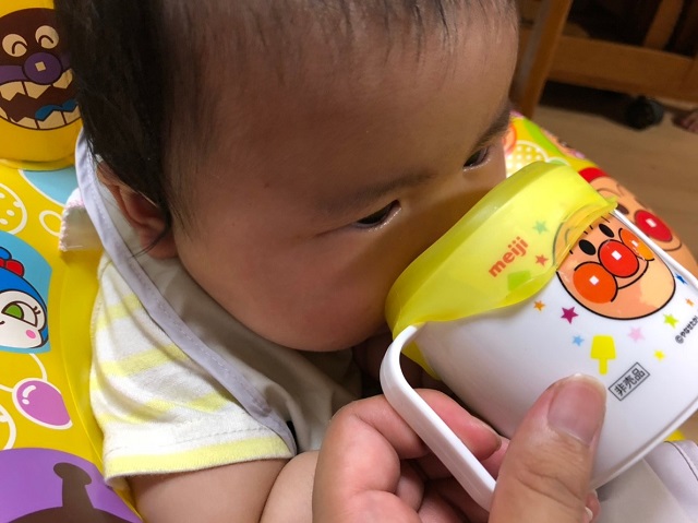 おでかけランチくんコップにキャップ