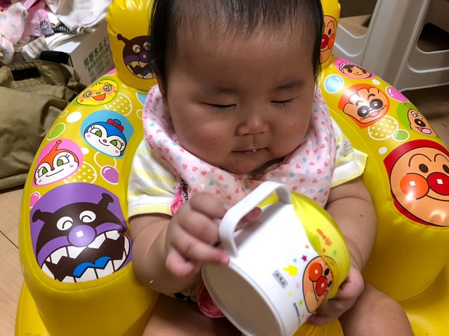 おでかけランチくんコップにキャップ