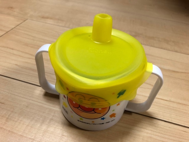 おでかけランチくんコップにキャップ