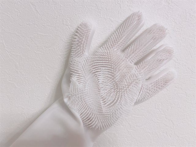 スリーコインズの シリコンブラシ手袋 の感想レビュー 掃除や食器洗いとめっちゃ使える プリプラ 女子力アップできるサイト プリプラ 女子力アップできるサイト